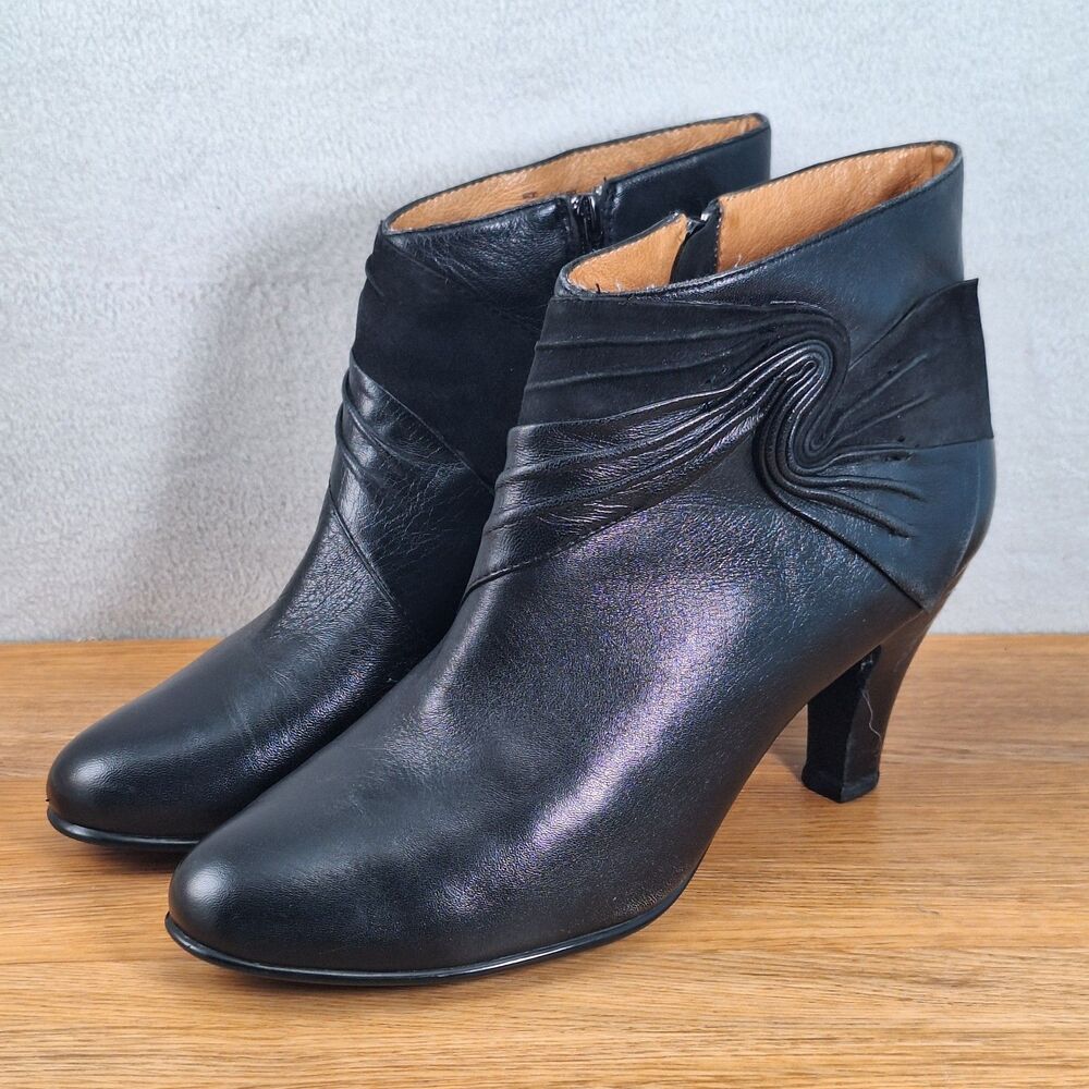 Sofft Women's 10 Ruched Swirl Ankle Booties Black Leather Stiletto Heel Boots